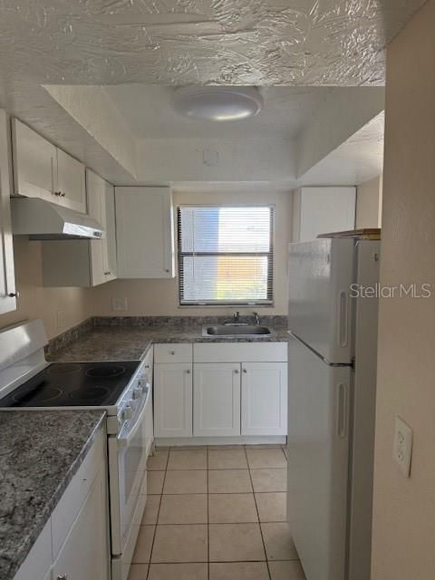 For Sale: $150,000 (1 beds, 1 baths, 734 Square Feet)