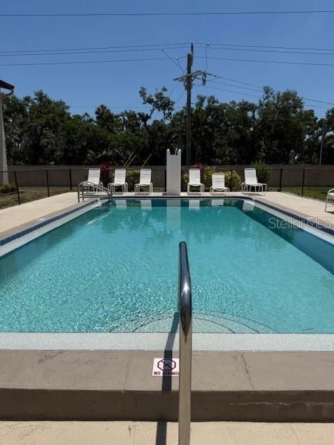 For Sale: $150,000 (1 beds, 1 baths, 734 Square Feet)