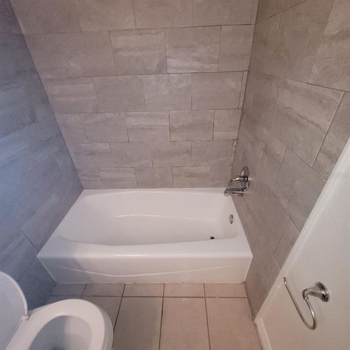 For Sale: $150,000 (1 beds, 1 baths, 734 Square Feet)