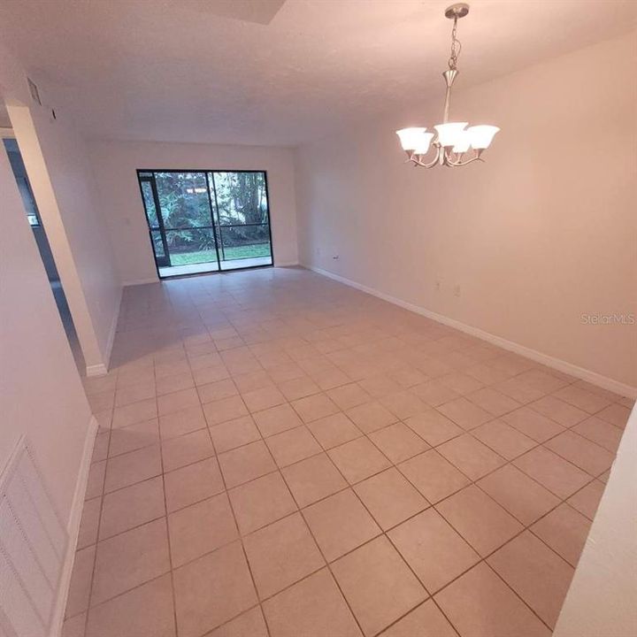 For Sale: $150,000 (1 beds, 1 baths, 734 Square Feet)
