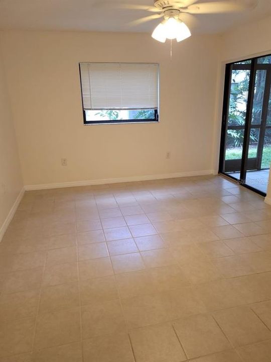 For Sale: $150,000 (1 beds, 1 baths, 734 Square Feet)