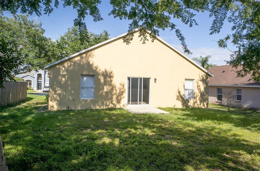 Под контрактом: $319,900 (4 спален, 2 ванн, 1318 Квадратных фут)