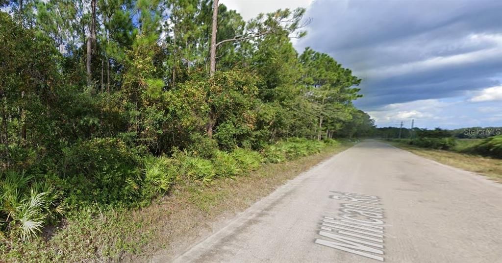 На продажу: $11,800 (0.26 acres)