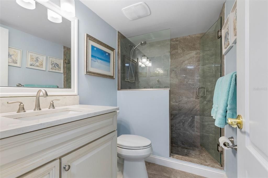 En Venta: $279,000 (2 camas, 2 baños, 1121 Pies cuadrados)