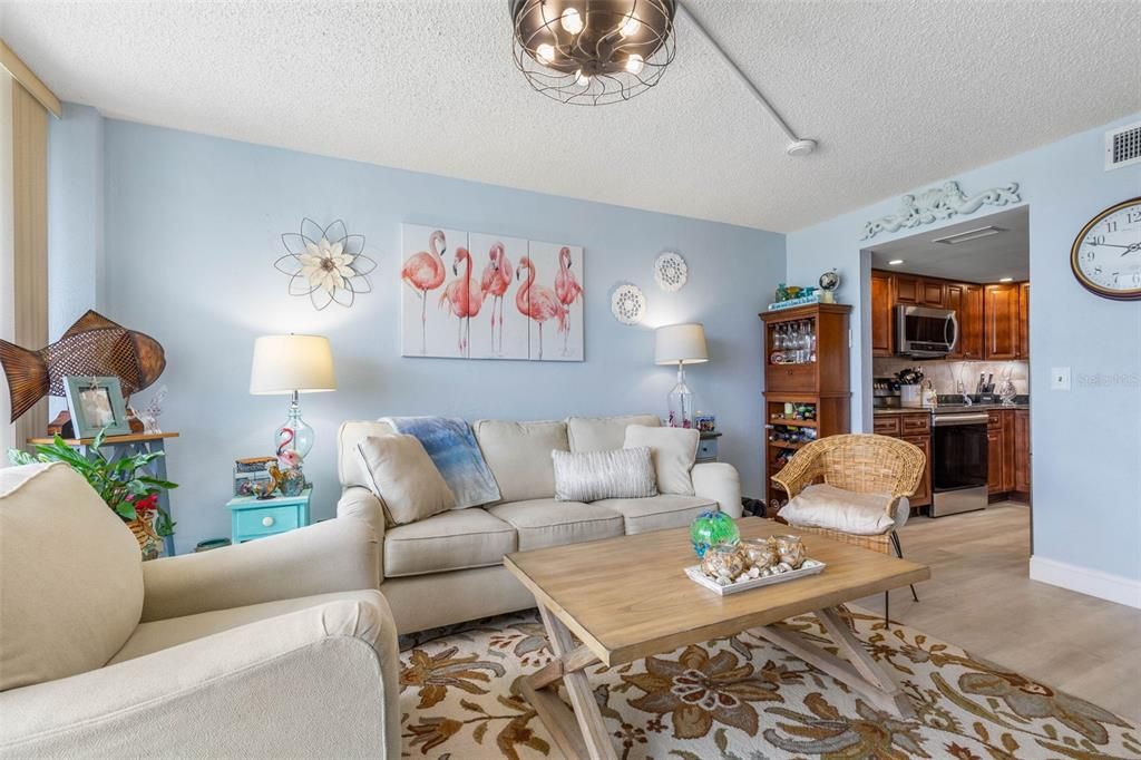 En Venta: $279,000 (2 camas, 2 baños, 1121 Pies cuadrados)