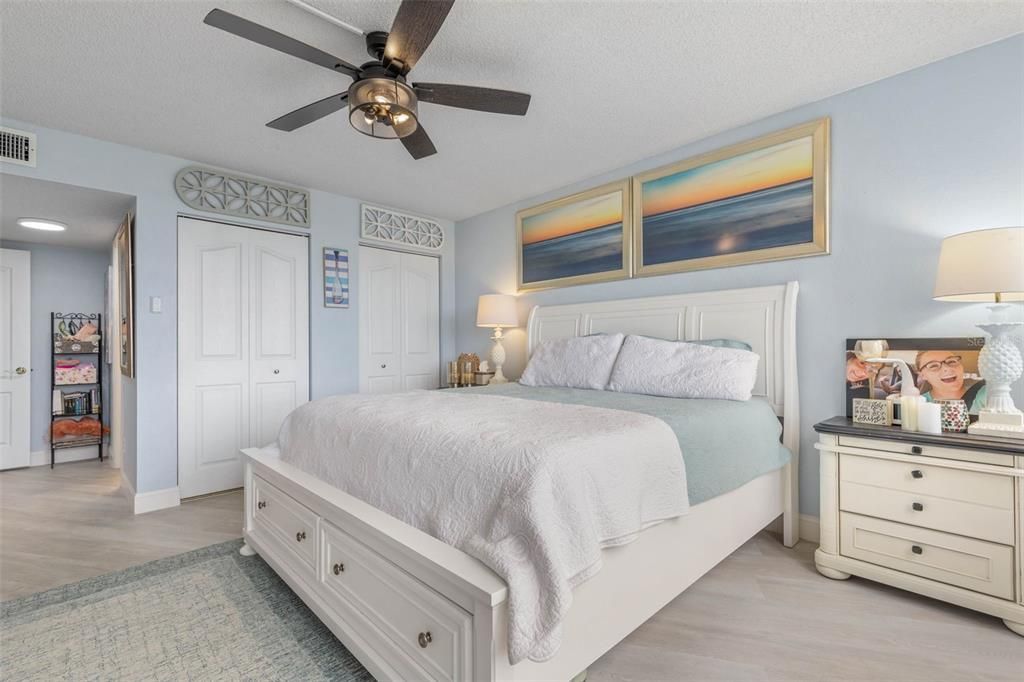 En Venta: $279,000 (2 camas, 2 baños, 1121 Pies cuadrados)