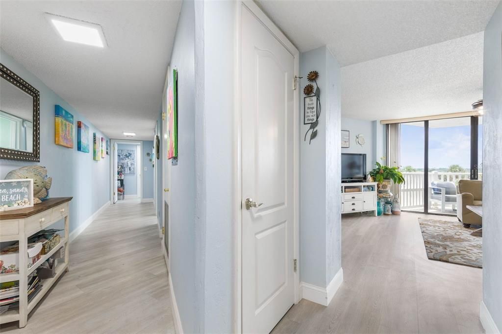 En Venta: $279,000 (2 camas, 2 baños, 1121 Pies cuadrados)