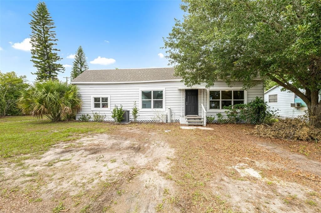 合同活跃: $250,000 (3 贝兹, 2 浴室, 1550 平方英尺)