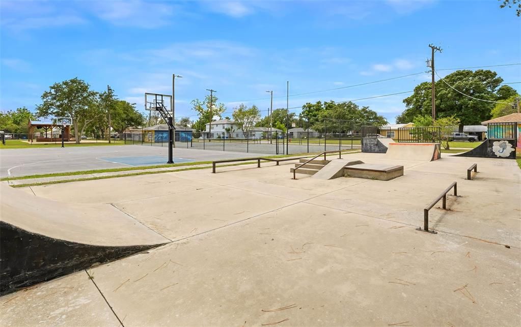 合同活跃: $250,000 (3 贝兹, 2 浴室, 1550 平方英尺)