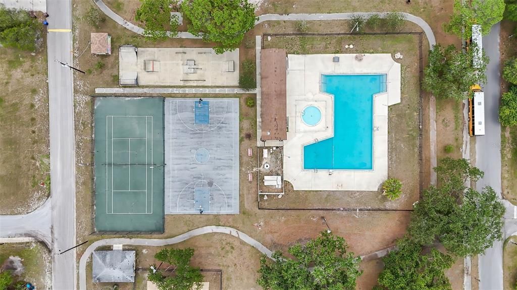 合同活跃: $250,000 (3 贝兹, 2 浴室, 1550 平方英尺)