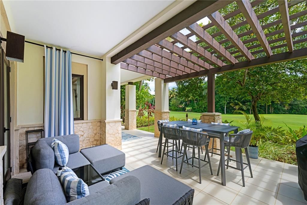 For Rent: $16,500 (3 beds, 3 baths, 2765 Square Feet)