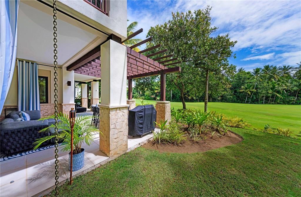 For Rent: $16,500 (3 beds, 3 baths, 2765 Square Feet)