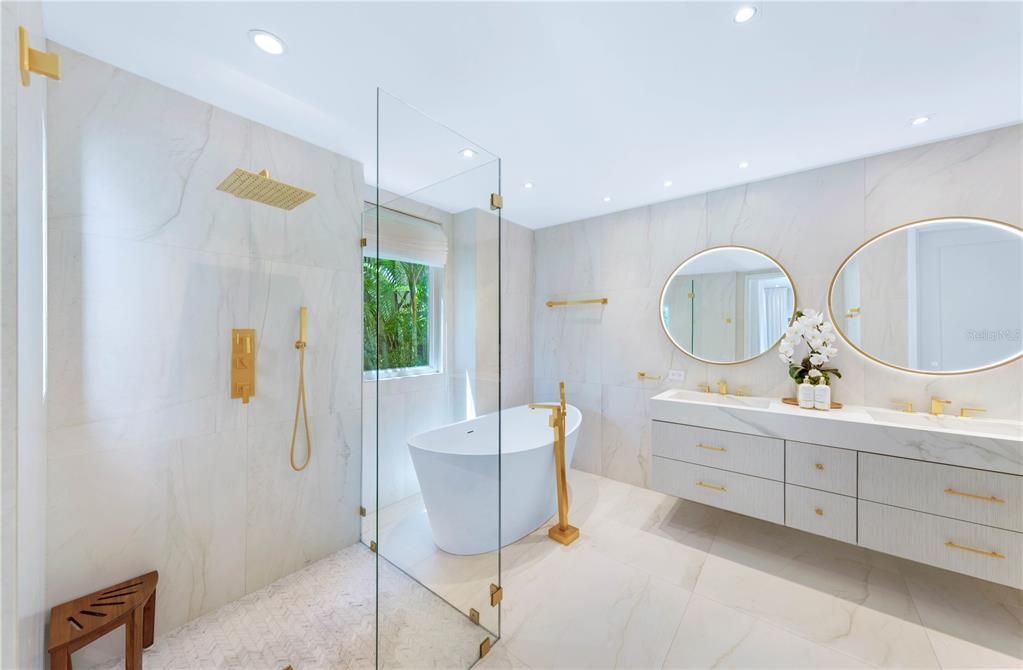 For Rent: $16,500 (3 beds, 3 baths, 2765 Square Feet)