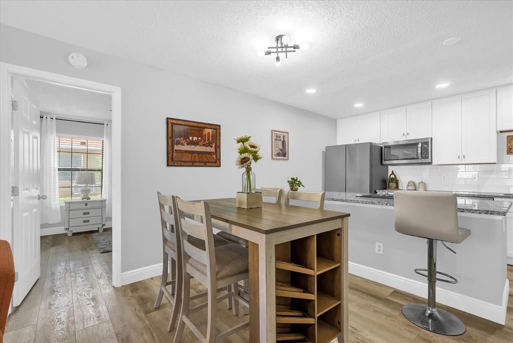 En Venta: $269,900 (3 camas, 2 baños, 1159 Pies cuadrados)