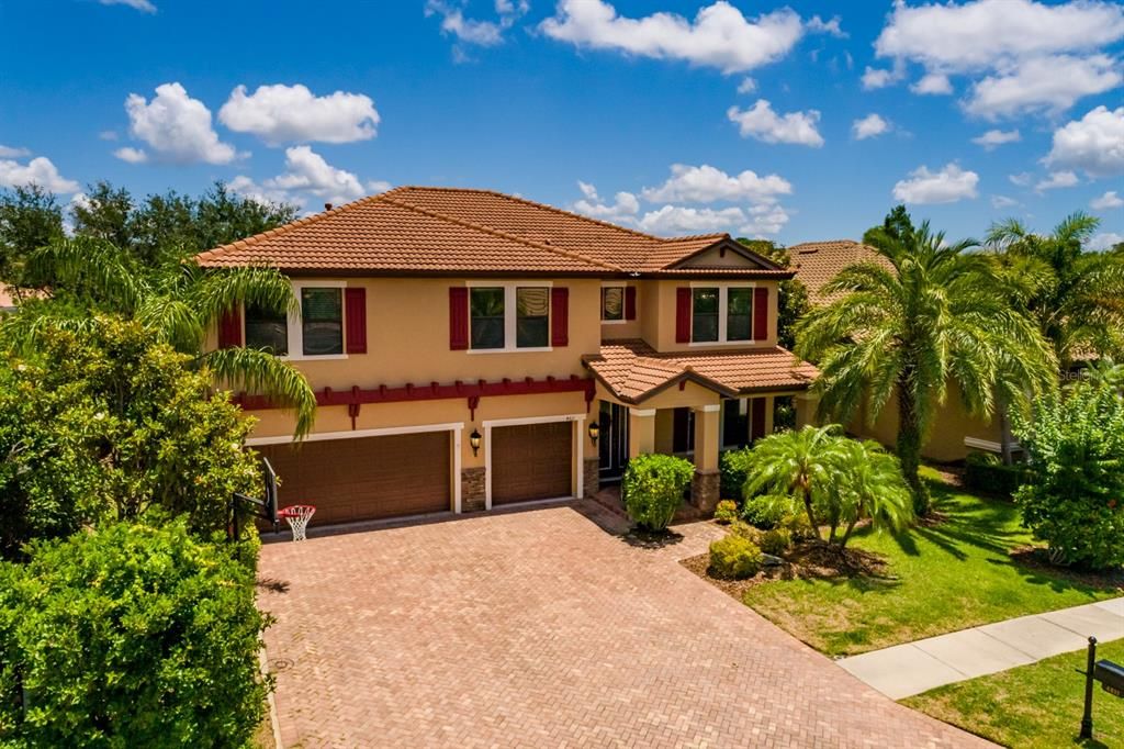 For Sale: $949,000 (5 beds, 4 baths, 3358 Square Feet)