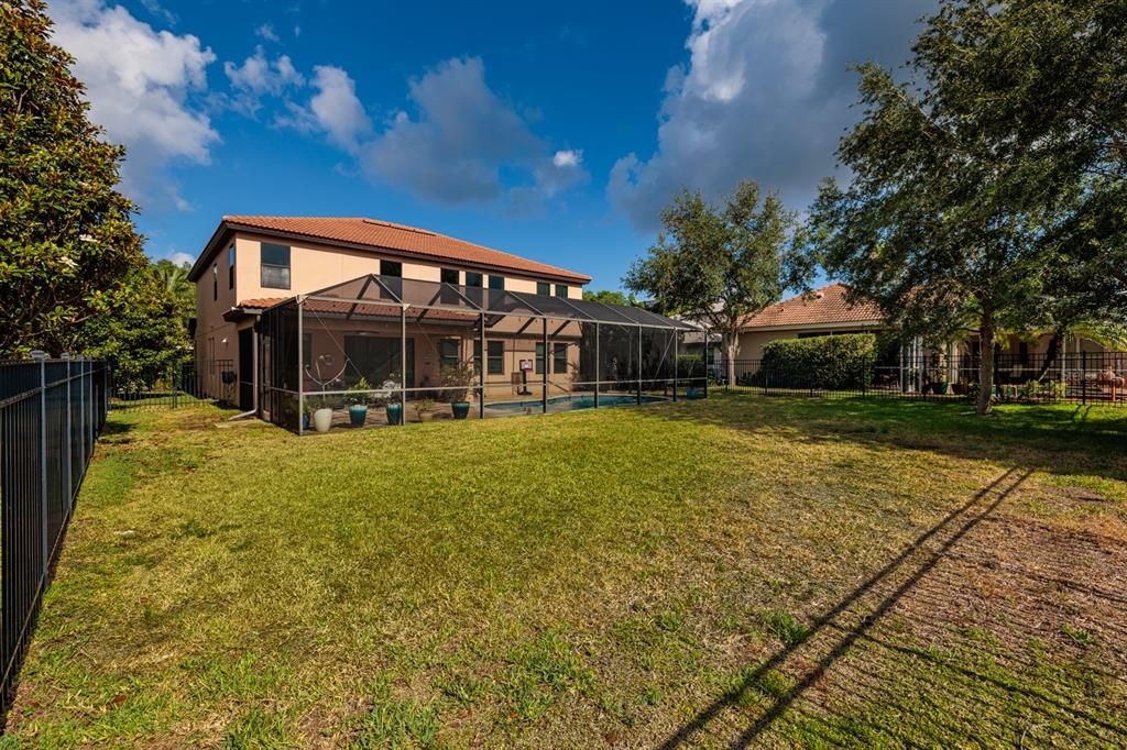 For Sale: $949,000 (5 beds, 4 baths, 3358 Square Feet)