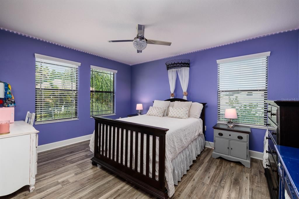 For Sale: $949,000 (5 beds, 4 baths, 3358 Square Feet)
