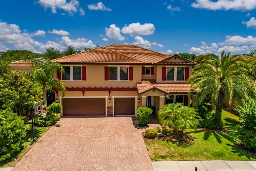 For Sale: $949,000 (5 beds, 4 baths, 3358 Square Feet)