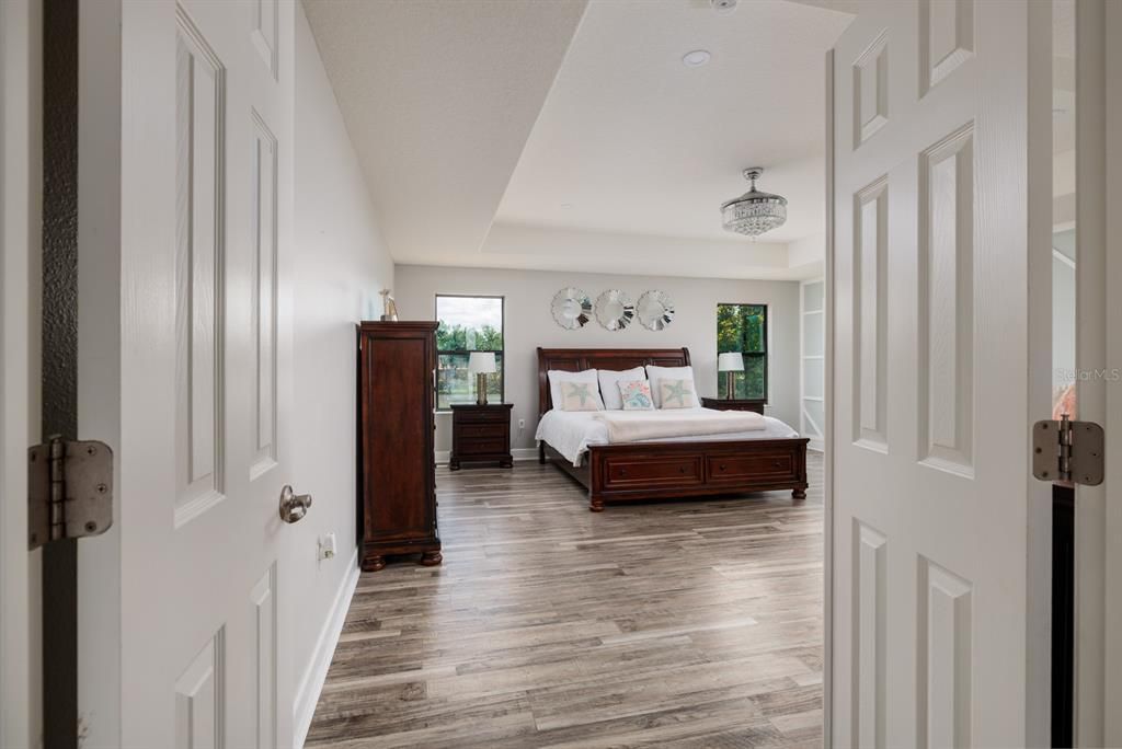 For Sale: $949,000 (5 beds, 4 baths, 3358 Square Feet)
