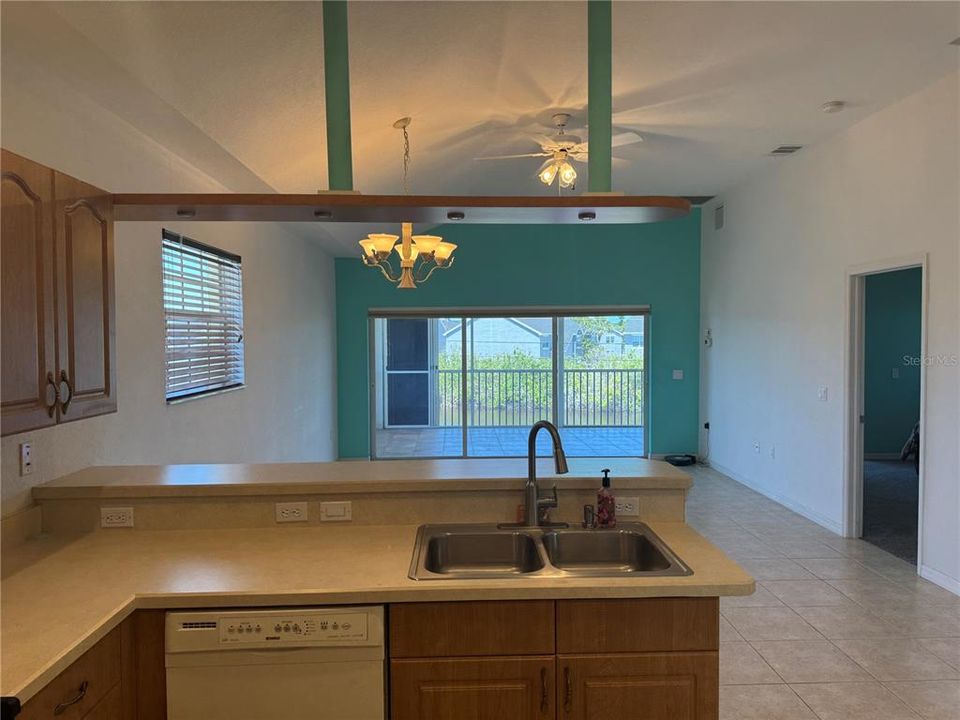 For Sale: $199,900 (3 beds, 2 baths, 1320 Square Feet)