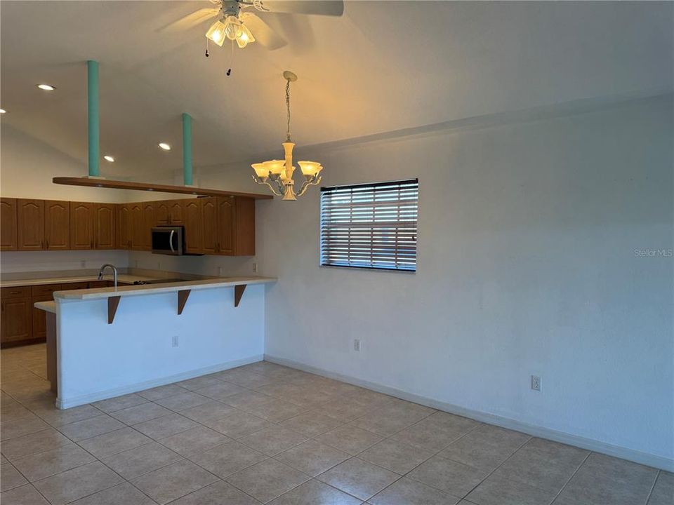 For Sale: $199,900 (3 beds, 2 baths, 1320 Square Feet)