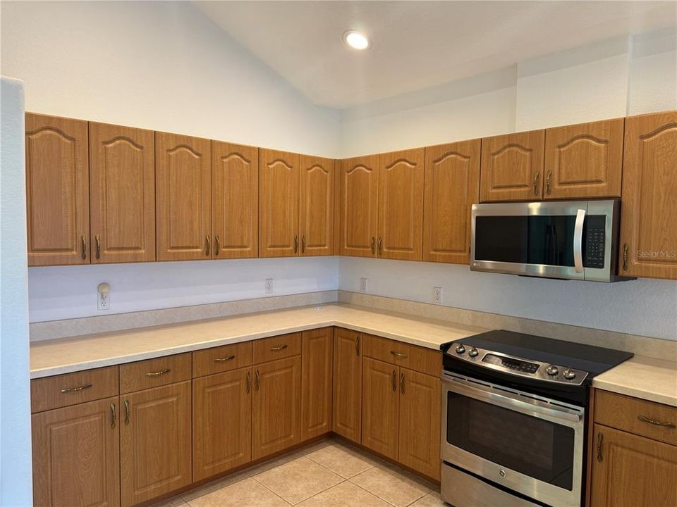 For Sale: $199,900 (3 beds, 2 baths, 1320 Square Feet)