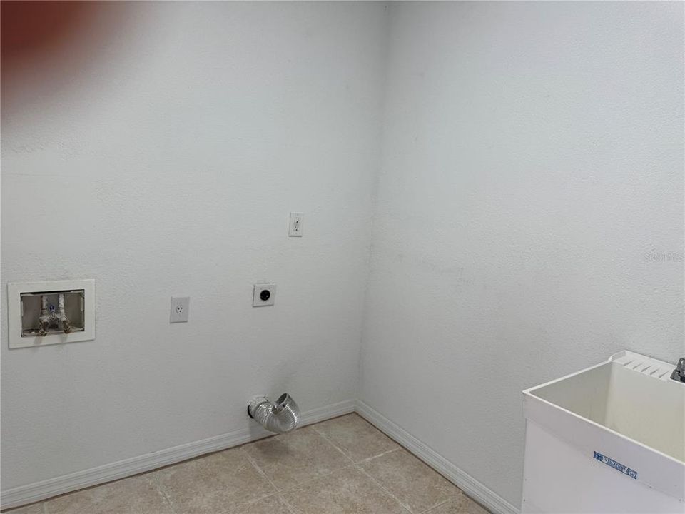 For Sale: $199,900 (3 beds, 2 baths, 1320 Square Feet)