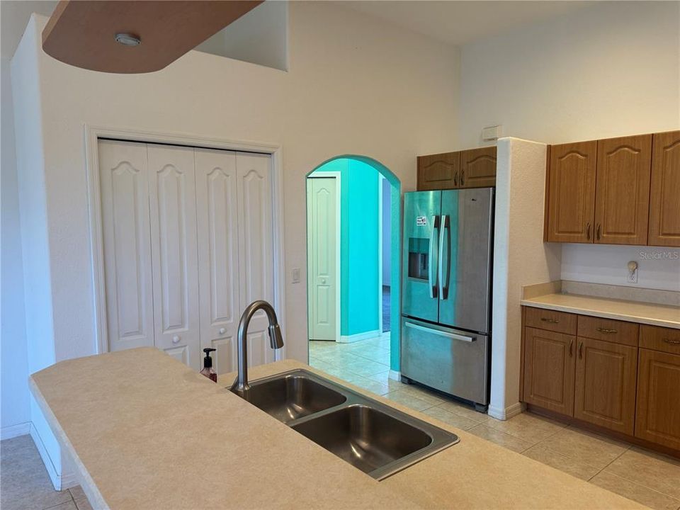 For Sale: $199,900 (3 beds, 2 baths, 1320 Square Feet)