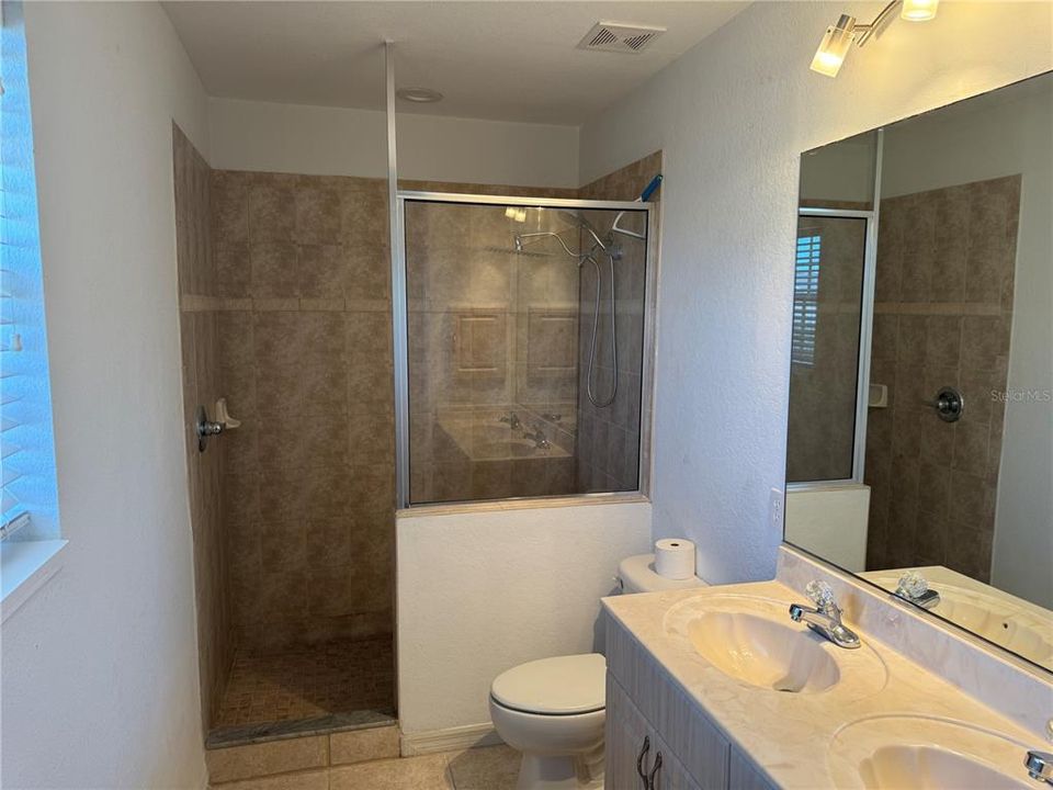 For Sale: $199,900 (3 beds, 2 baths, 1320 Square Feet)