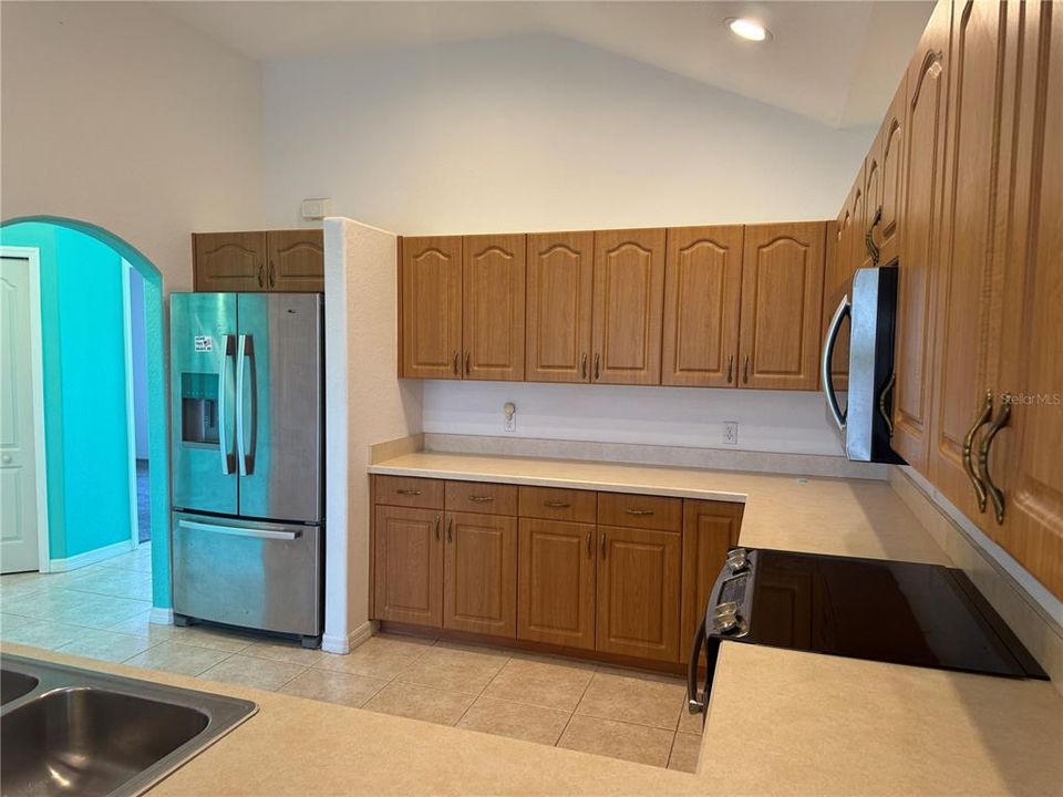 For Sale: $199,900 (3 beds, 2 baths, 1320 Square Feet)