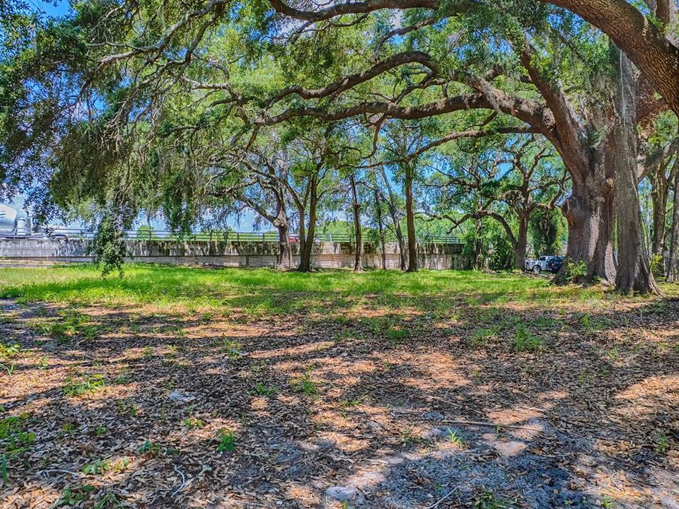 На продажу: $200,000 (0.59 acres)