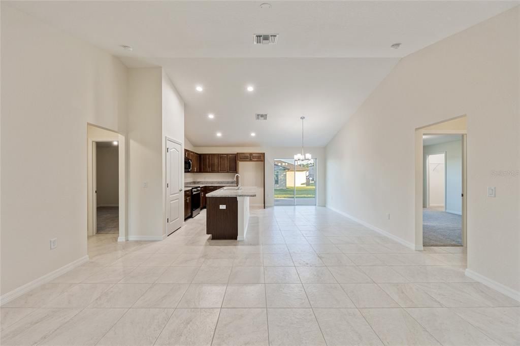 For Sale: $365,000 (3 beds, 2 baths, 1621 Square Feet)