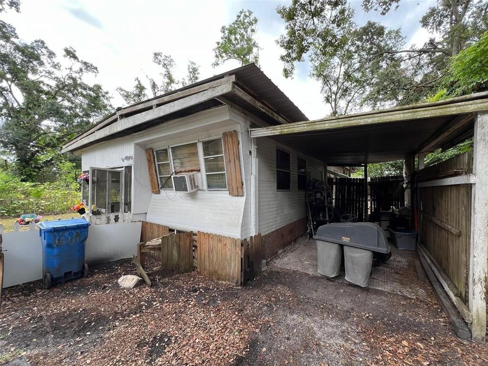 Vendido Recientemente: $79,999 (2 camas, 1 baños, 979 Pies cuadrados)