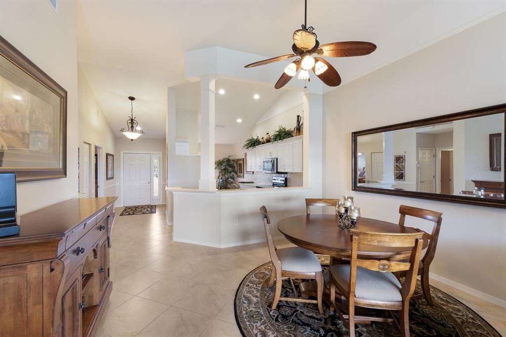 For Sale: $299,900 (2 beds, 2 baths, 1431 Square Feet)