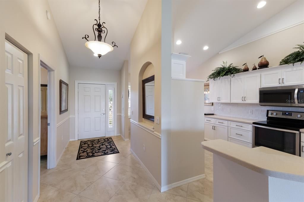 For Sale: $299,900 (2 beds, 2 baths, 1431 Square Feet)