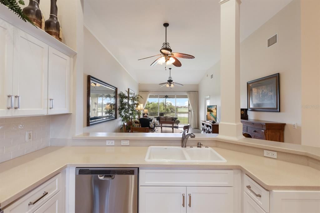 For Sale: $299,900 (2 beds, 2 baths, 1431 Square Feet)