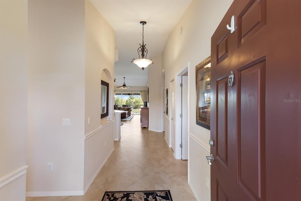 For Sale: $299,900 (2 beds, 2 baths, 1431 Square Feet)