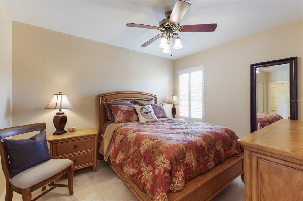 For Sale: $299,900 (2 beds, 2 baths, 1431 Square Feet)