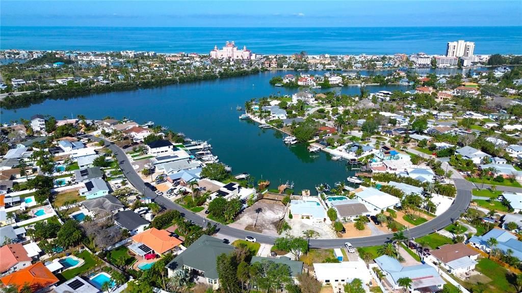 En Venta: $1,500,000 (0.18 acres)