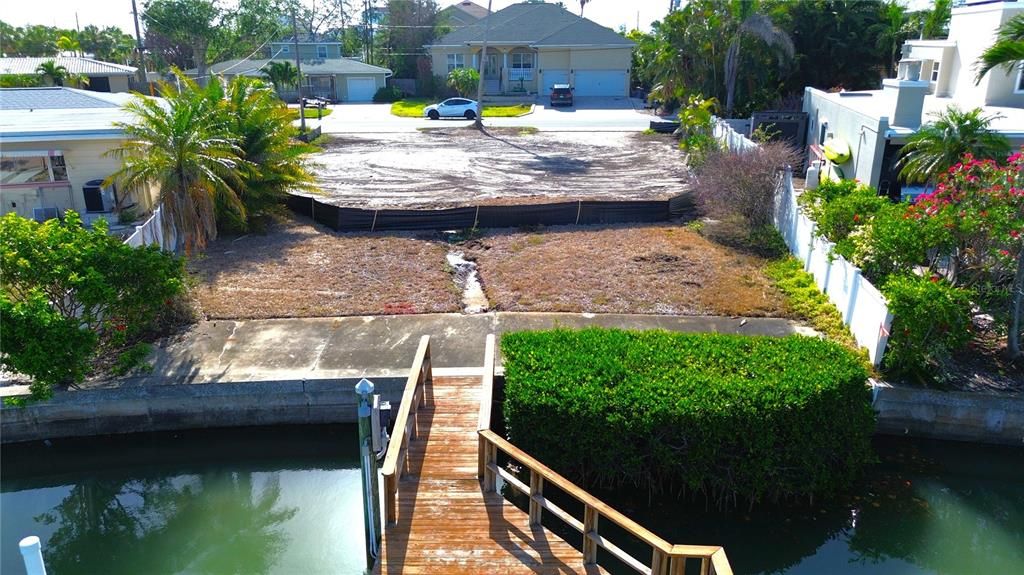 En Venta: $1,500,000 (0.18 acres)