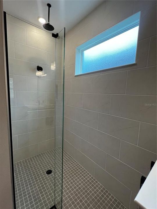 Под контрактом: $587,210 (5 спален, 3 ванн, 3076 Квадратных фут)