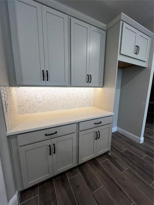 Под контрактом: $587,210 (5 спален, 3 ванн, 3076 Квадратных фут)