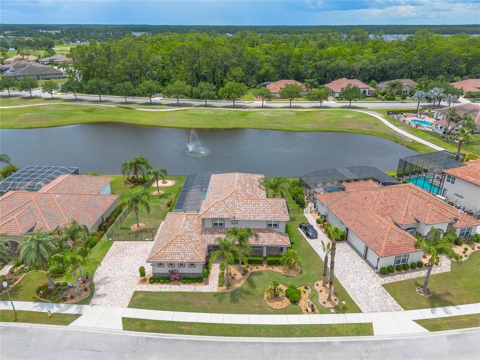 合同活跃: $749,000 (4 贝兹, 3 浴室, 3040 平方英尺)