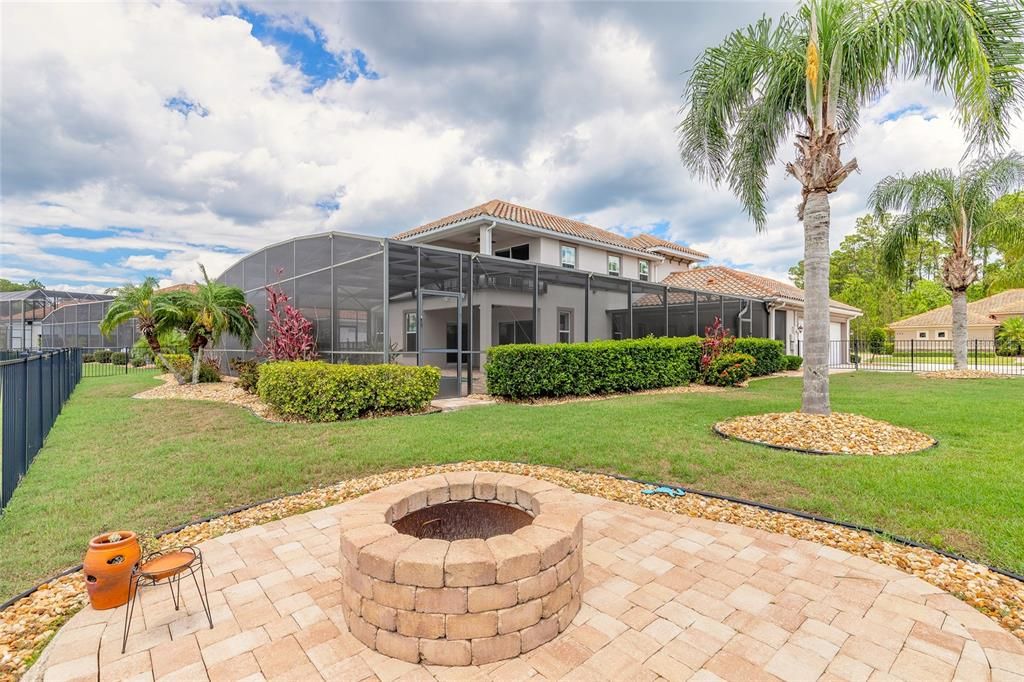 合同活跃: $749,000 (4 贝兹, 3 浴室, 3040 平方英尺)