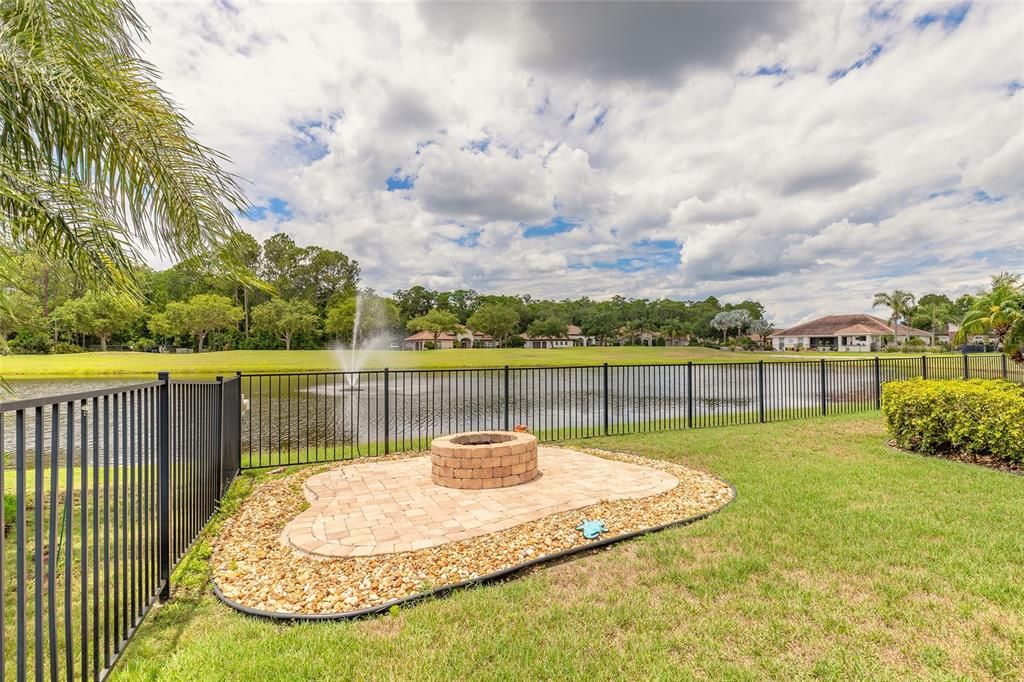 合同活跃: $749,000 (4 贝兹, 3 浴室, 3040 平方英尺)