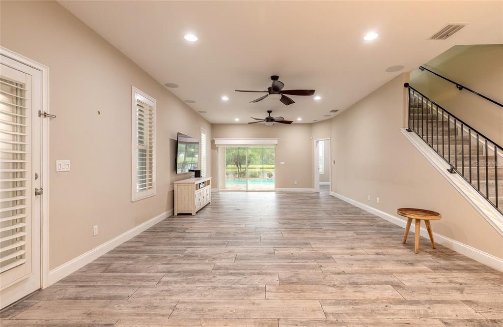 合同活跃: $749,000 (4 贝兹, 3 浴室, 3040 平方英尺)