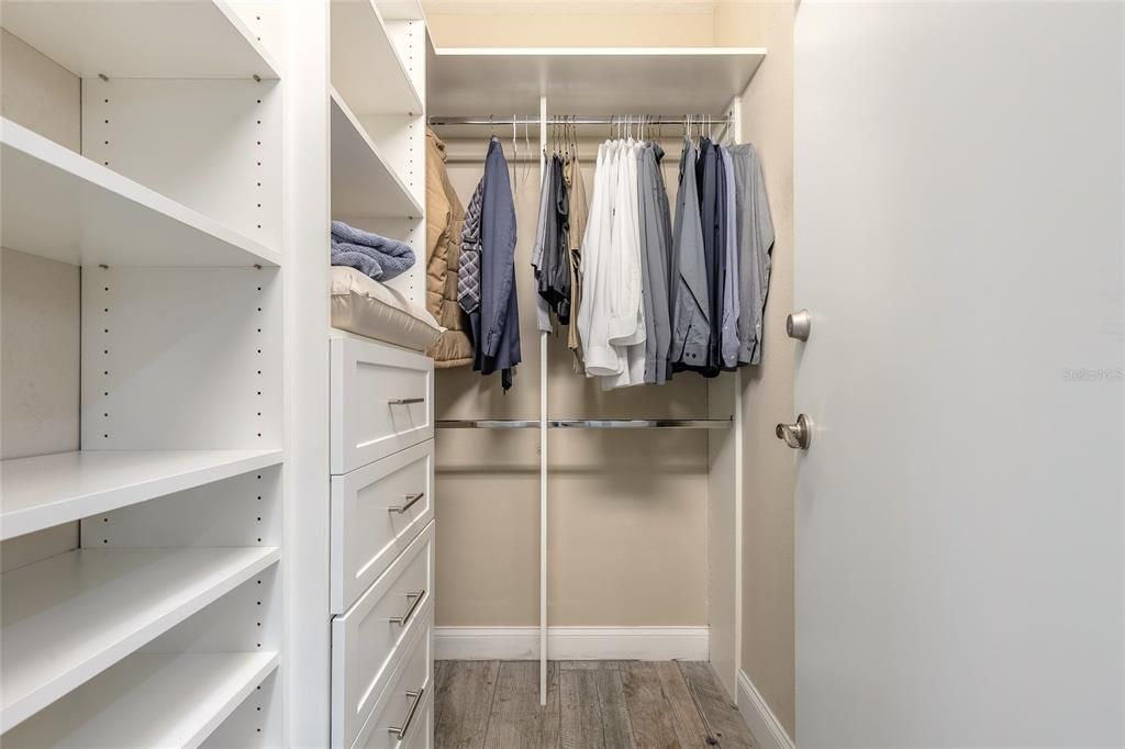 合同活跃: $749,000 (4 贝兹, 3 浴室, 3040 平方英尺)