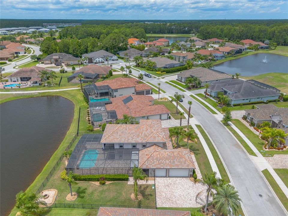 合同活跃: $749,000 (4 贝兹, 3 浴室, 3040 平方英尺)