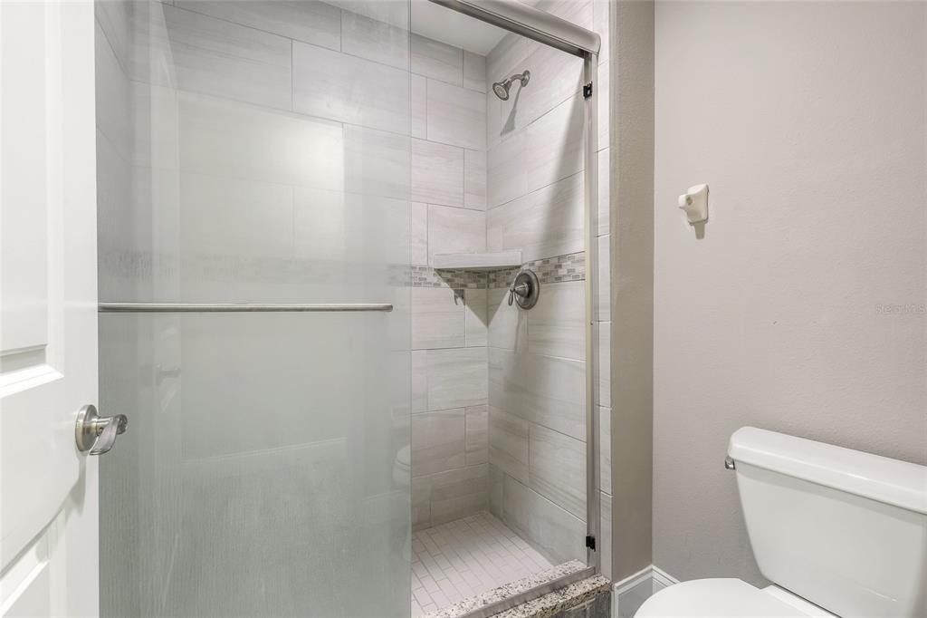 合同活跃: $749,000 (4 贝兹, 3 浴室, 3040 平方英尺)