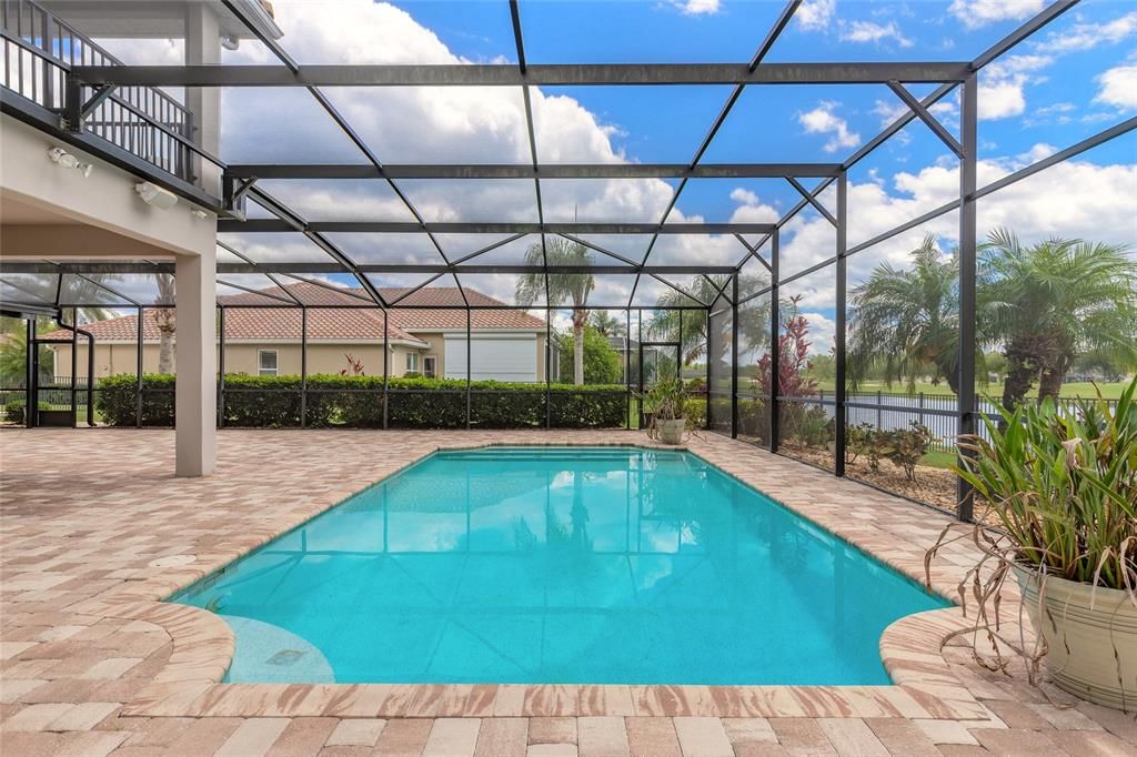 合同活跃: $749,000 (4 贝兹, 3 浴室, 3040 平方英尺)